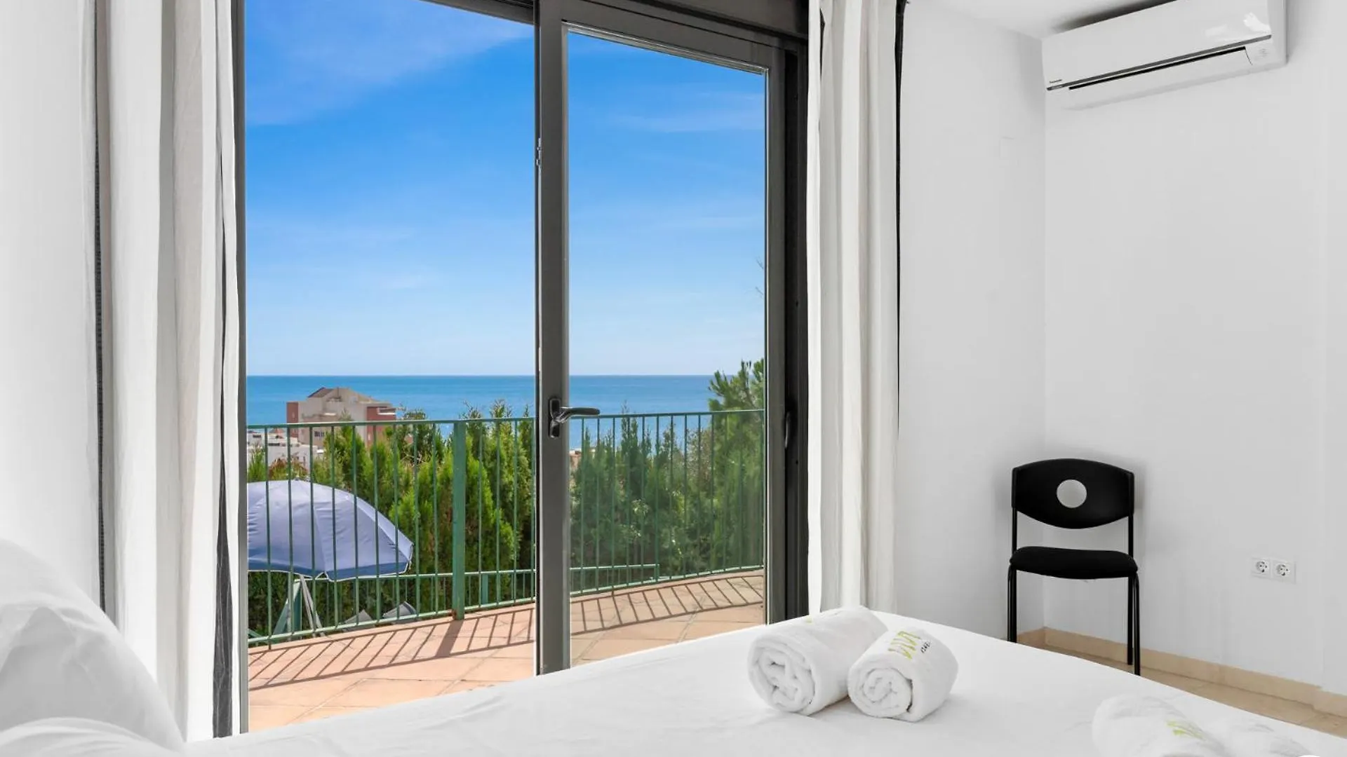 Appartement Vivi Homes - La Roca Pool, Terrace, Golf & Sea View Fuengirola