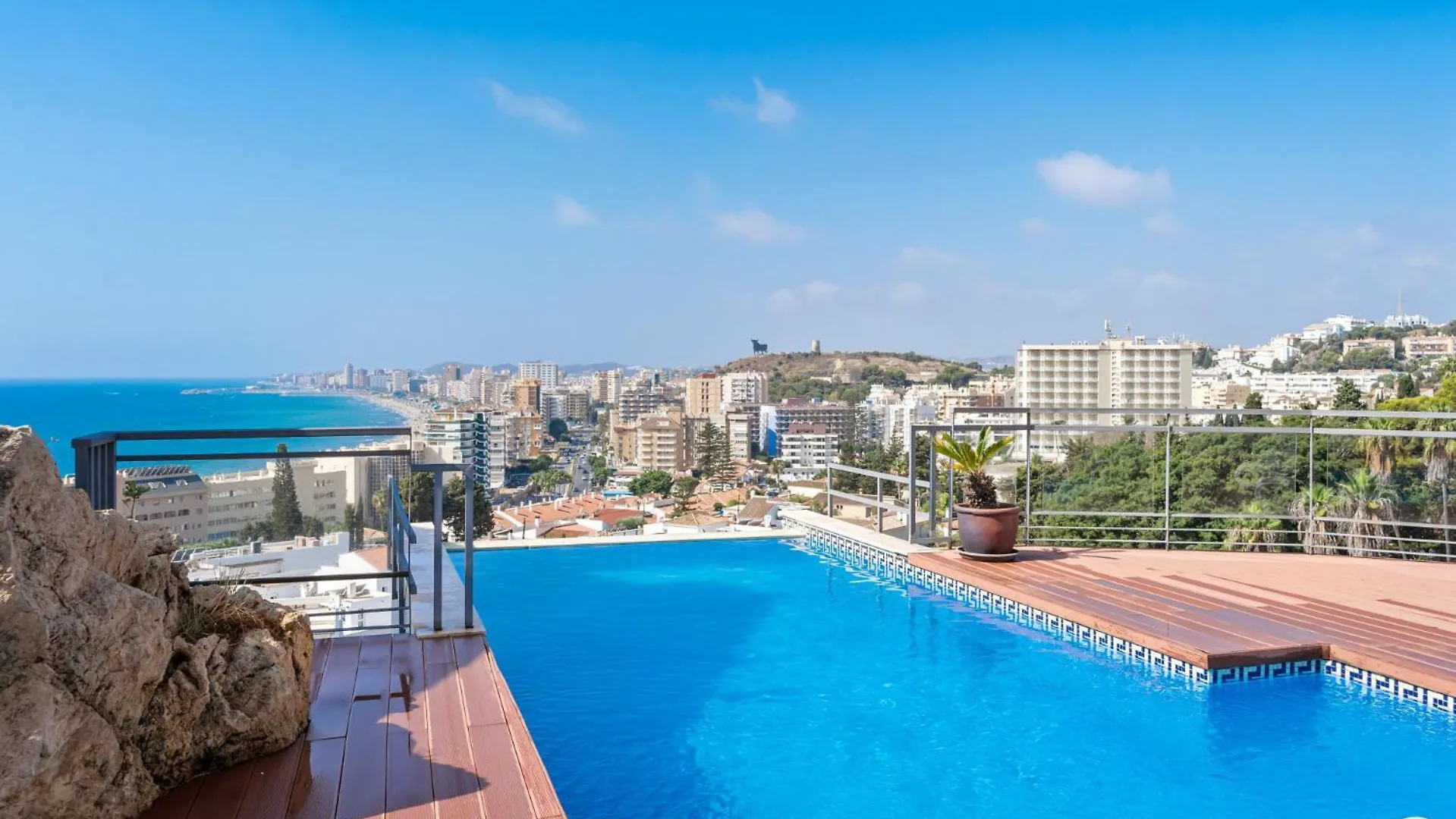Vivi Homes - La Roca Pool, Terrace, Golf & Sea View Fuengirola 0*,  Spanje