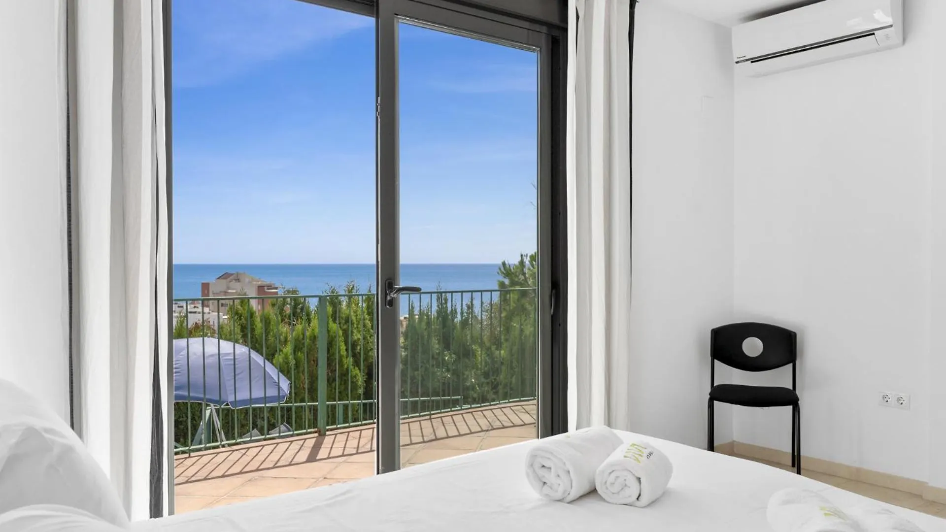 Vivi Homes - La Roca Pool, Terrace, Golf & Sea View Fuengirola 0*,  Spanje