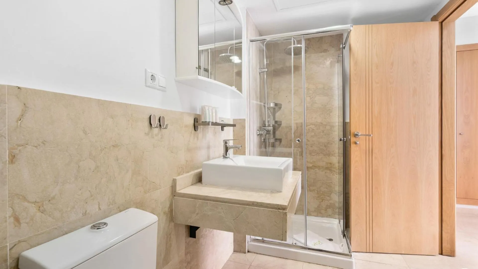 Vivi Homes - La Roca Pool, Terrace, Golf & Sea View Fuengirola 0*,  Spanje