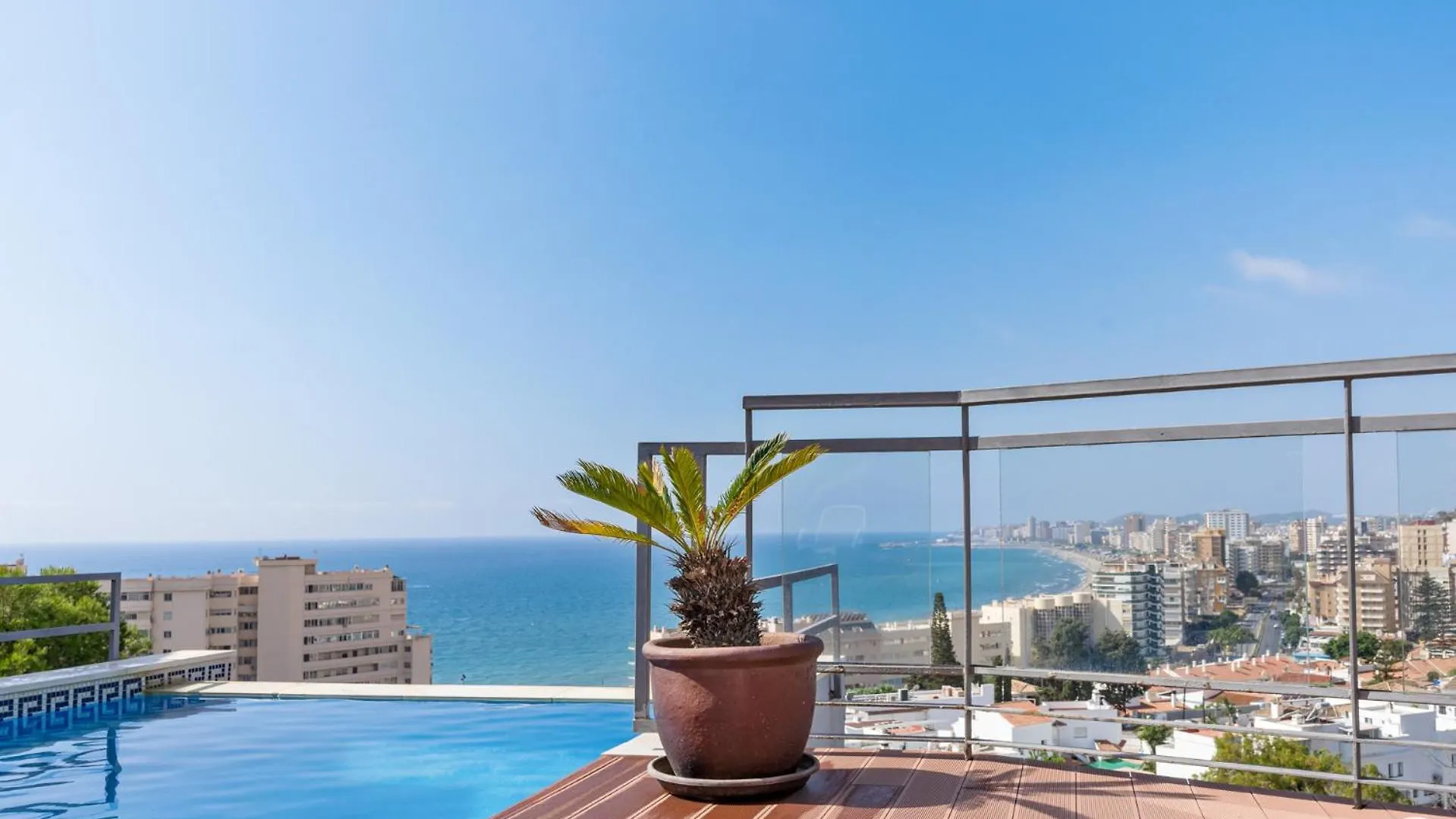 Appartement Vivi Homes - La Roca Pool, Terrace, Golf & Sea View Fuengirola Spanje