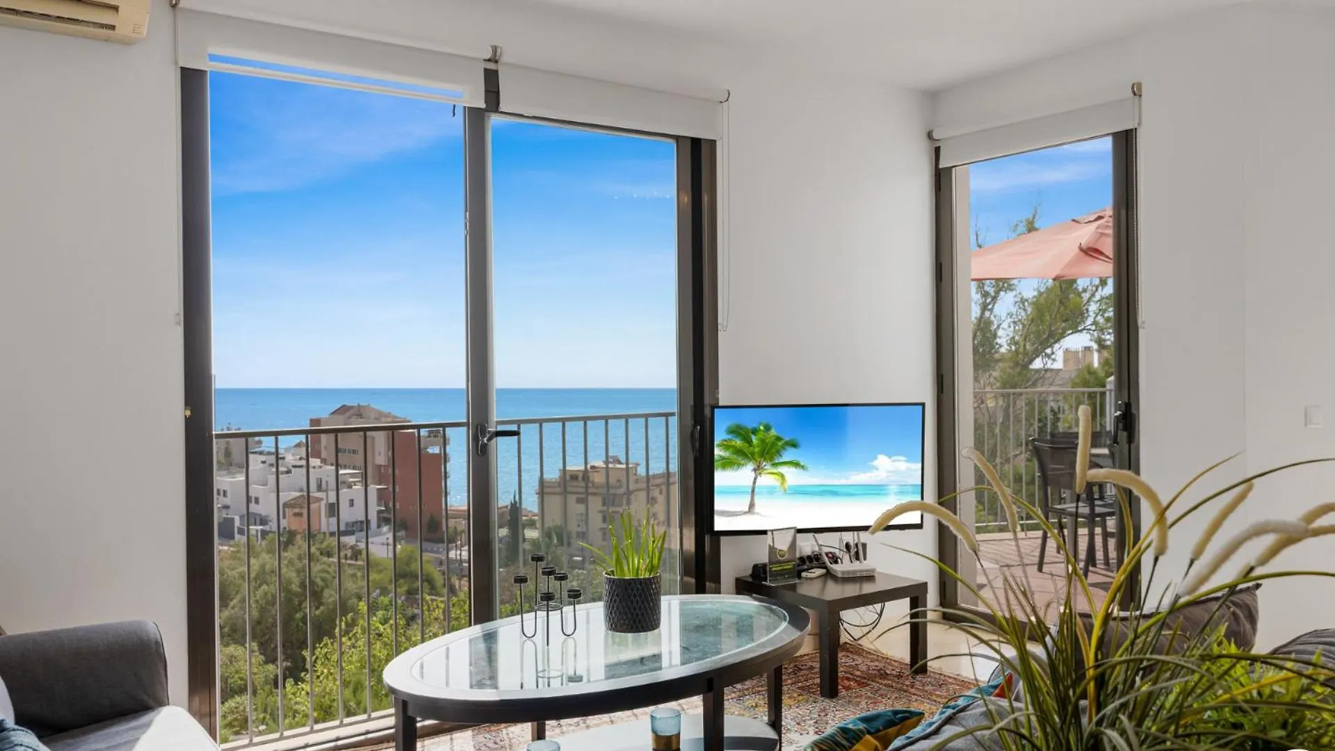 Vivi Homes - La Roca Pool, Terrace, Golf & Sea View Fuengirola Appartement