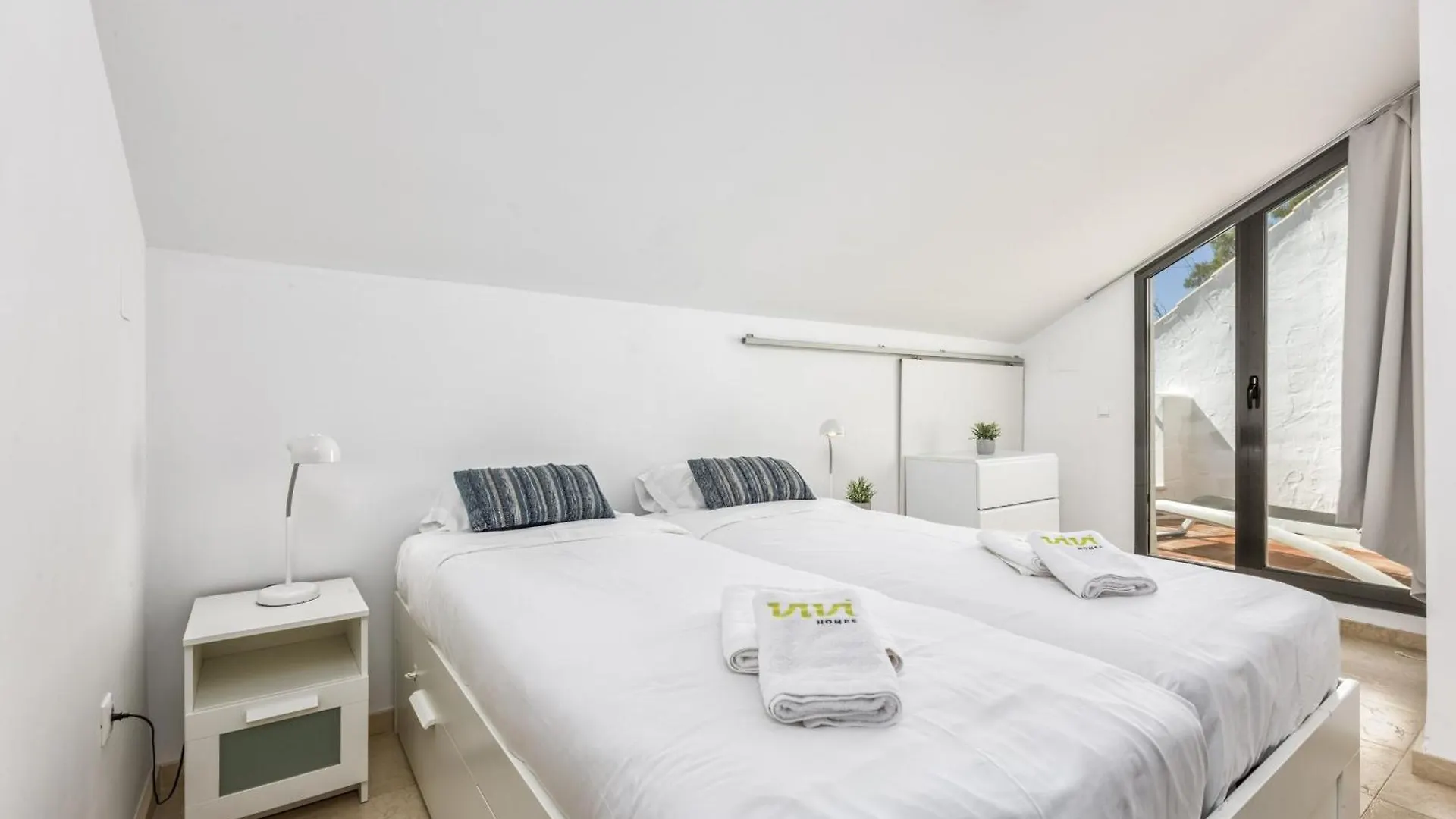 Appartement Vivi Homes - La Roca Pool, Terrace, Golf & Sea View Fuengirola Spanje