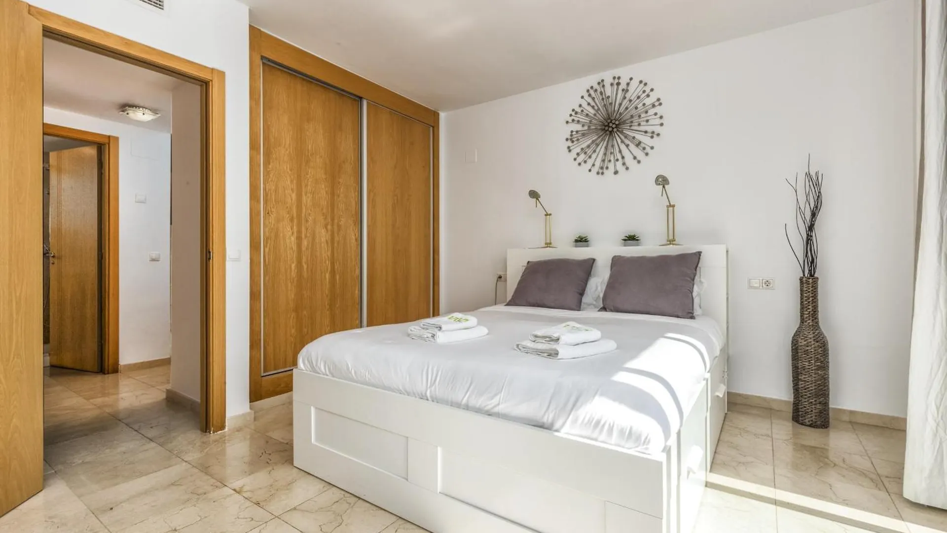 Vivi Homes - La Roca Pool, Terrace, Golf & Sea View Fuengirola Appartement