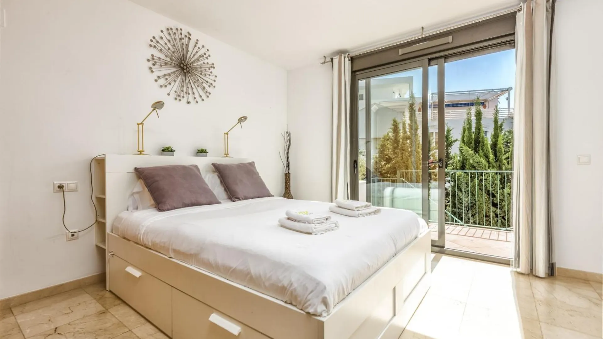 Appartement Vivi Homes - La Roca Pool, Terrace, Golf & Sea View Fuengirola